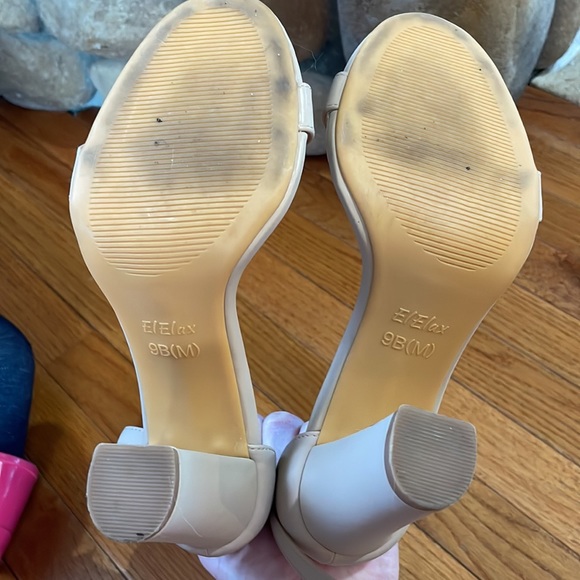 Nude size 9 open toe heels - Picture 3 of 7